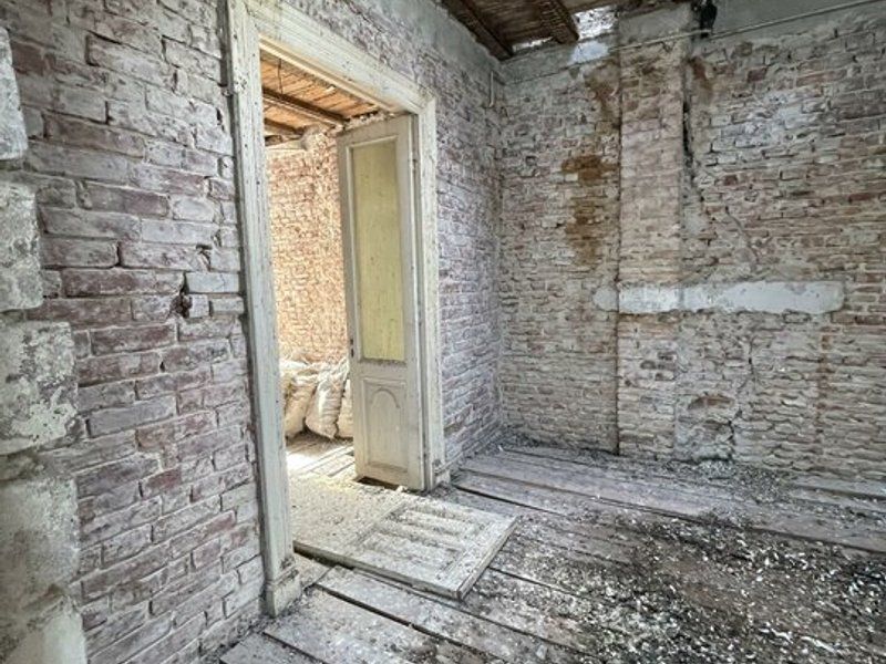 Imobil singur curte - Iulia Hasdeu 14 - de renovat. - Poză 10