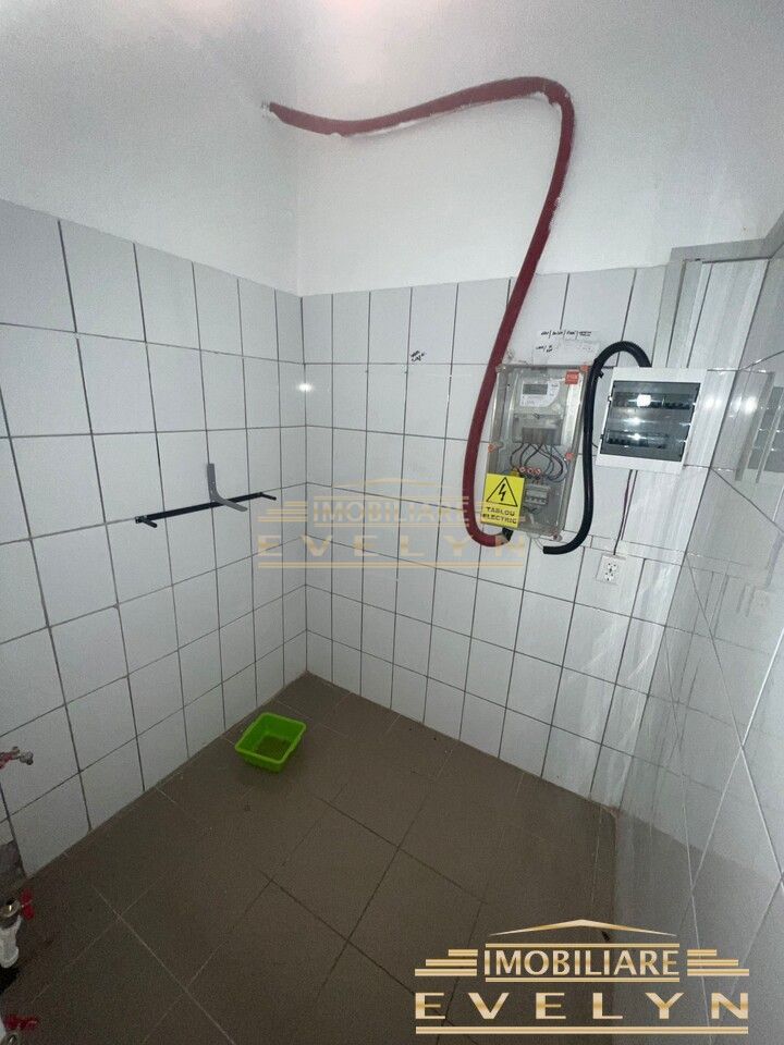 De Vanzare Spatiu Comercial, Zona Imparat Traian ( la 2 min. de MALL ), pret 81000 euro negociabil - Poză 6