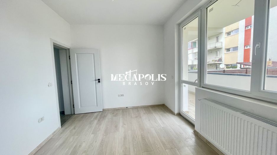 2 camere | Curte 347 mp | Decomandat | Parcare - Poză 11