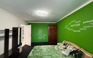 Apartament 3 camere, decomandat, renovat recent, Aradul Nou - Poză 1