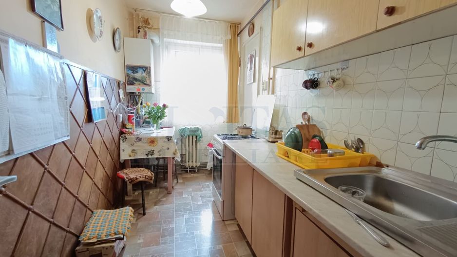 Vanzare 2 camere, decomandat, aproape de BIG, 2 balcoane - Poză 3