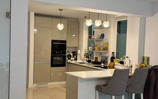 Casa moderna cu 6 camere terase 50 mp si curte in Parcul Sub Arini - Poză 1