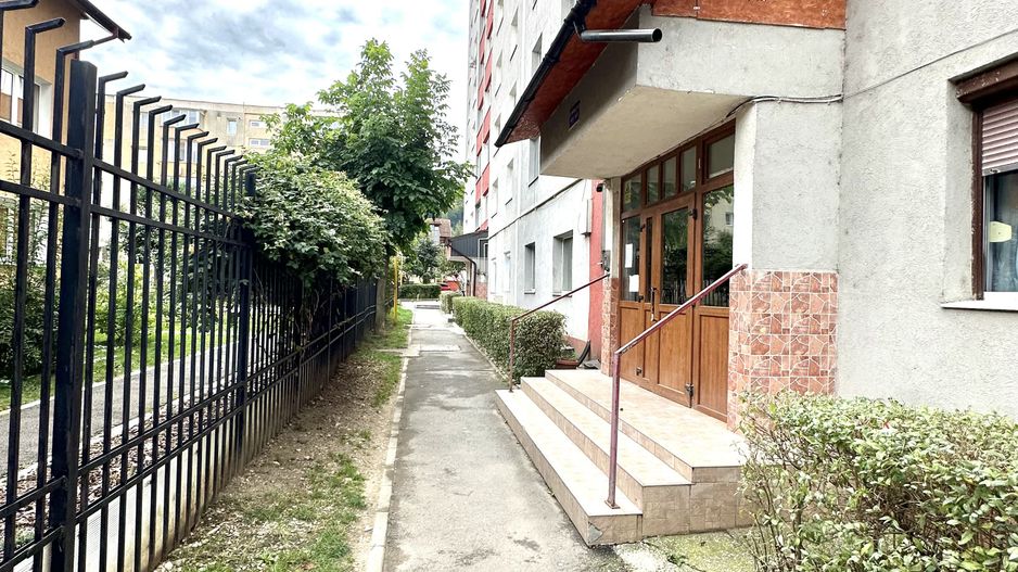 Vânzare apartament 3 camere mobilat,  parcare inclusă , Cartier Noua - Poză 18