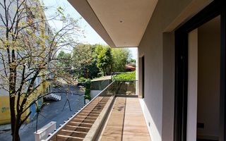 CLADIRE SPECTACULOASA IN DOMENII - Poză 3