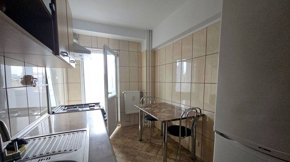 Inchiriez 2 camere Piata Victoriei - decomandat (proprietar) - Poză 4