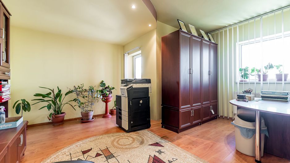 Casă spațioasă în mijlocul orasului, Str. Constantin Brâncuși - Poză 6