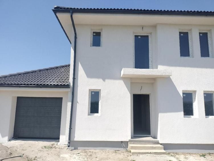 CASA NOUA IN GRI DE VANZARE - Poză 3