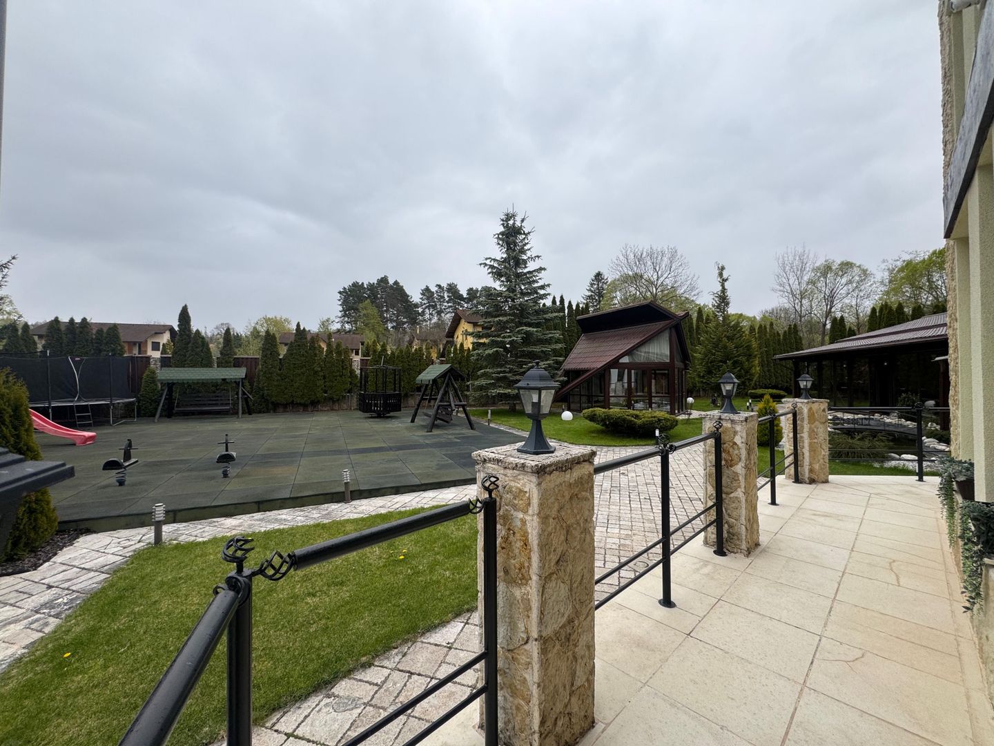 Pensiune deosebită în Bran || priveliște panoramică, facilitati premium - Poză 44