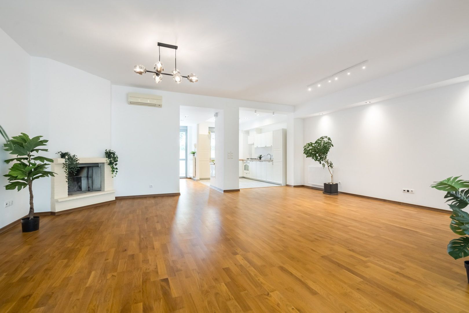 COMISION 0% - Vila superba 4 dormitoare 5 bai vedere lac -Baneasa complex inchis - Poză 3