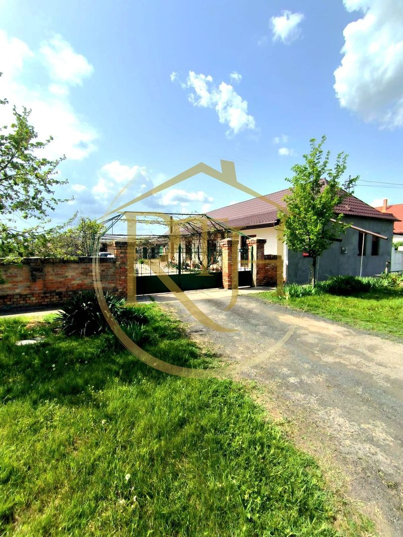 Oferim spre vanzare, Casa cu 5 camere, teren 1500 mp, Beregsau Mare - Poză 2