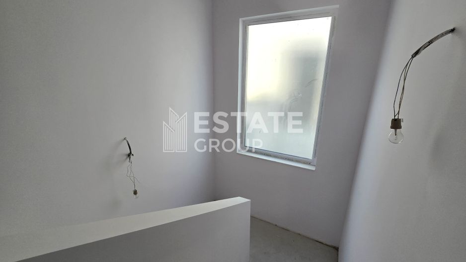 Duplex cu 5 camere despartit prin camera tehnica in Dumbravita - Poză 9