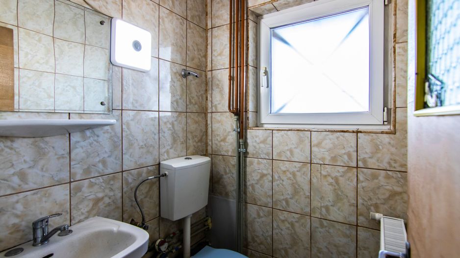 Dristor 3 camere lângă Mc Donald’s, 2 băi cu geam, decomandat, bucatarie 10 mp - Poză 9