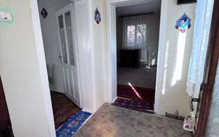 Casa de vanzare cu 3 camere, zona Schit - Poză 2