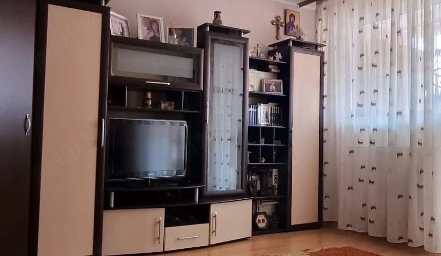 De inchiriat apartament  2 camere, Micro 20, zona 2 Cocosi, et. 6, 1900 lei - Poză 1