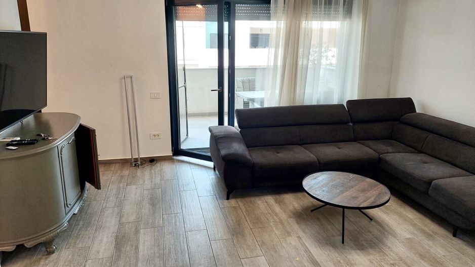 3 camere spațios si  cu terasă generoasă, la intrare în Dumbrăvița - Poză 2