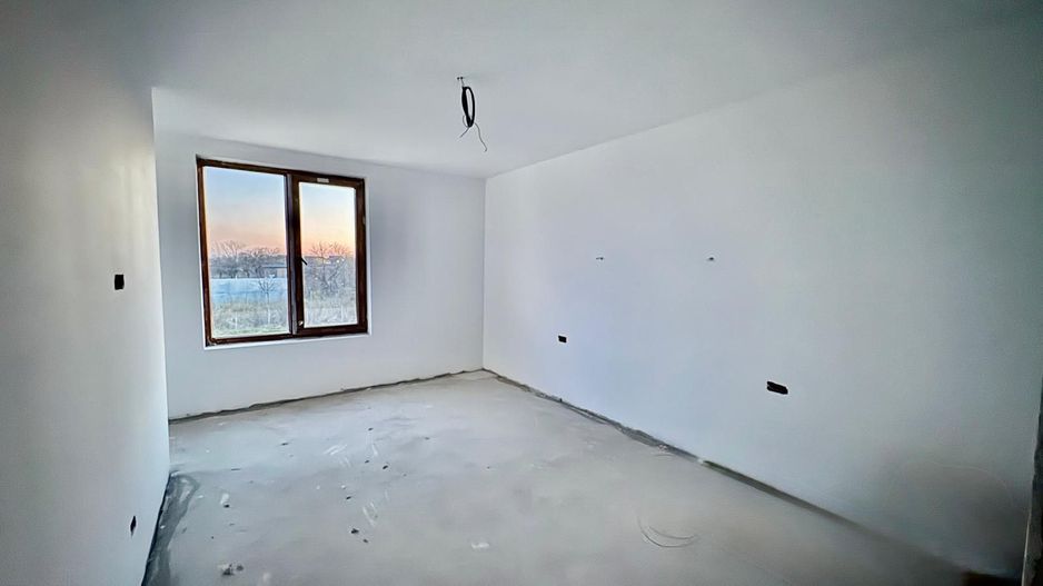 Casa duplex cu 2 locuri de parcare - Poză 12