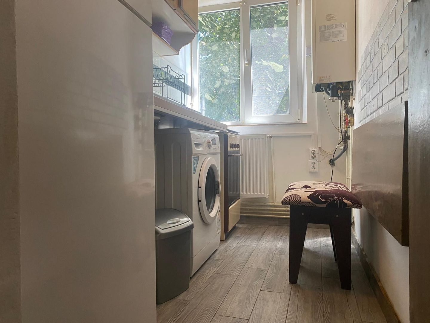 Etajul 3! Inchiriere apartament cu 2 camere in Targoviste - micro 11 - Poză 8