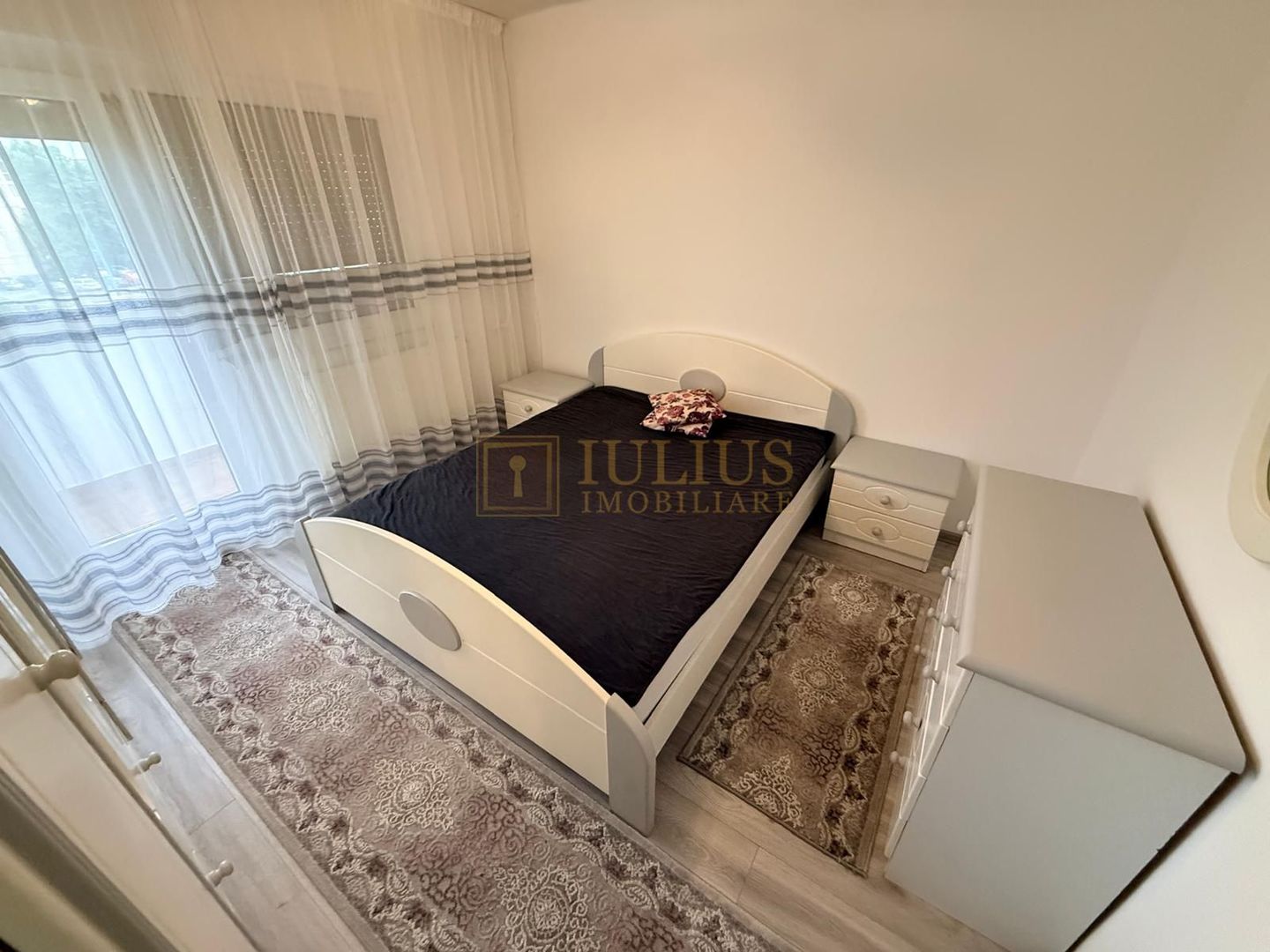 2 camere| Soarelui-langa Uranus Plaza| centrala proprie| zona linistita| - Poză 1