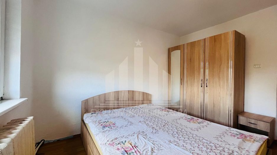 Apartament cu 3 camere,2 bai, etaj 1, Cetate-Mercur - Poză 4