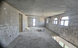 Vila generoasa cu piscina,garaj subteran si curte cu terasa-Turda - Poză 10