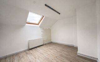 Vila spatioasa cu 15 camere de inchiriat in zona Andrei Muresanu - Poză 21