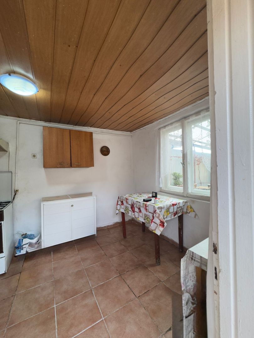 De vânzare Casă în Grădiște, curte + grădină proprie generoasă Arad - Poză 6