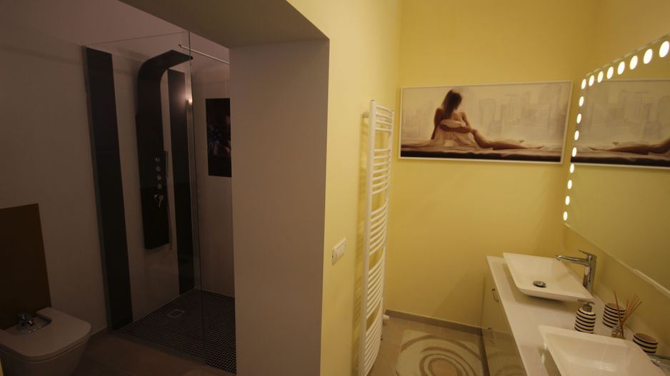 Apartament deosebit cu 3 camere de închiriat în zona Odobescu - Poză 7