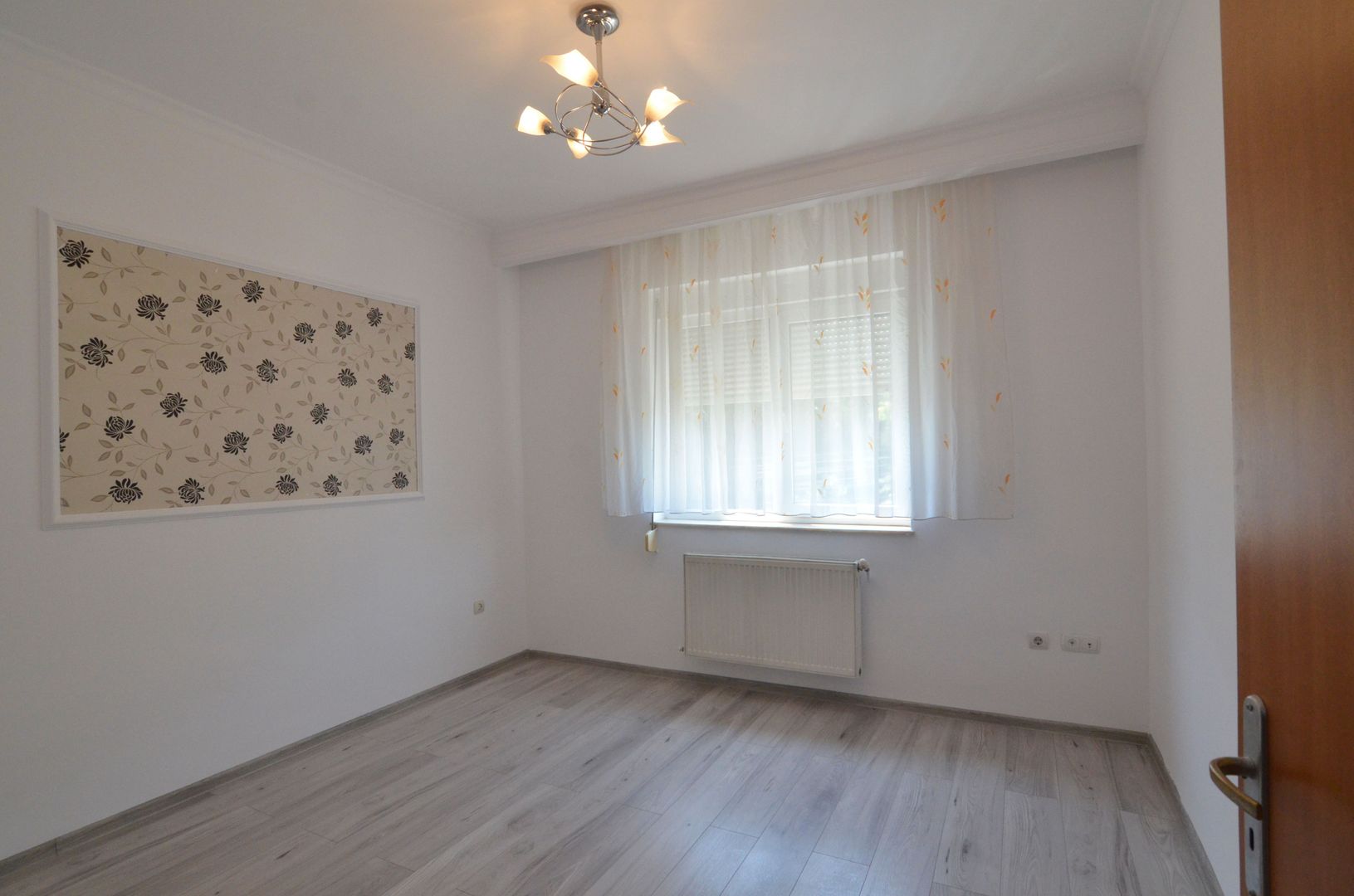 Inchiriem Vila individuala 6 camere cu panouri solare zona Pipera - Poză 27