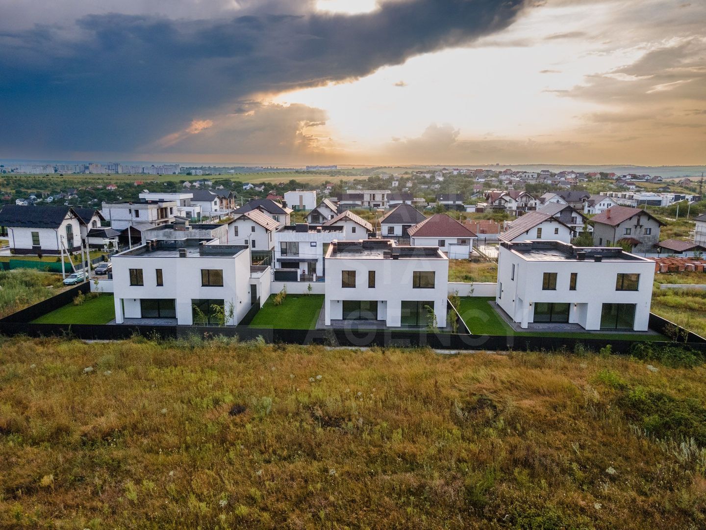 Vânzare, casă Hi-Tech, strada Sfântul Pantelimon, Tohatin - Poză 31