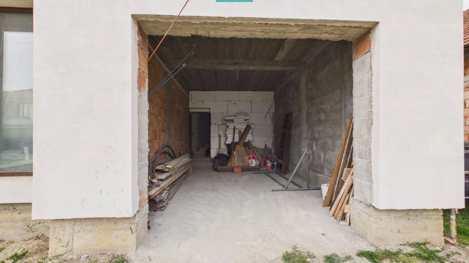 Casă impunătoare la gri în Curtici - Poză 27