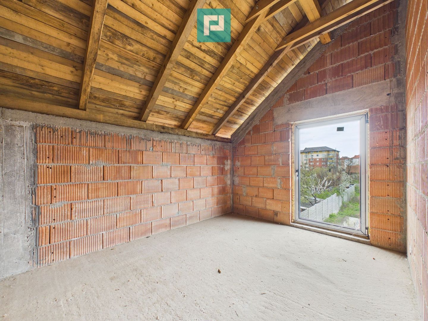 Casă la roșu cu piscină-Pârneava-767 mp teren - Poză 12