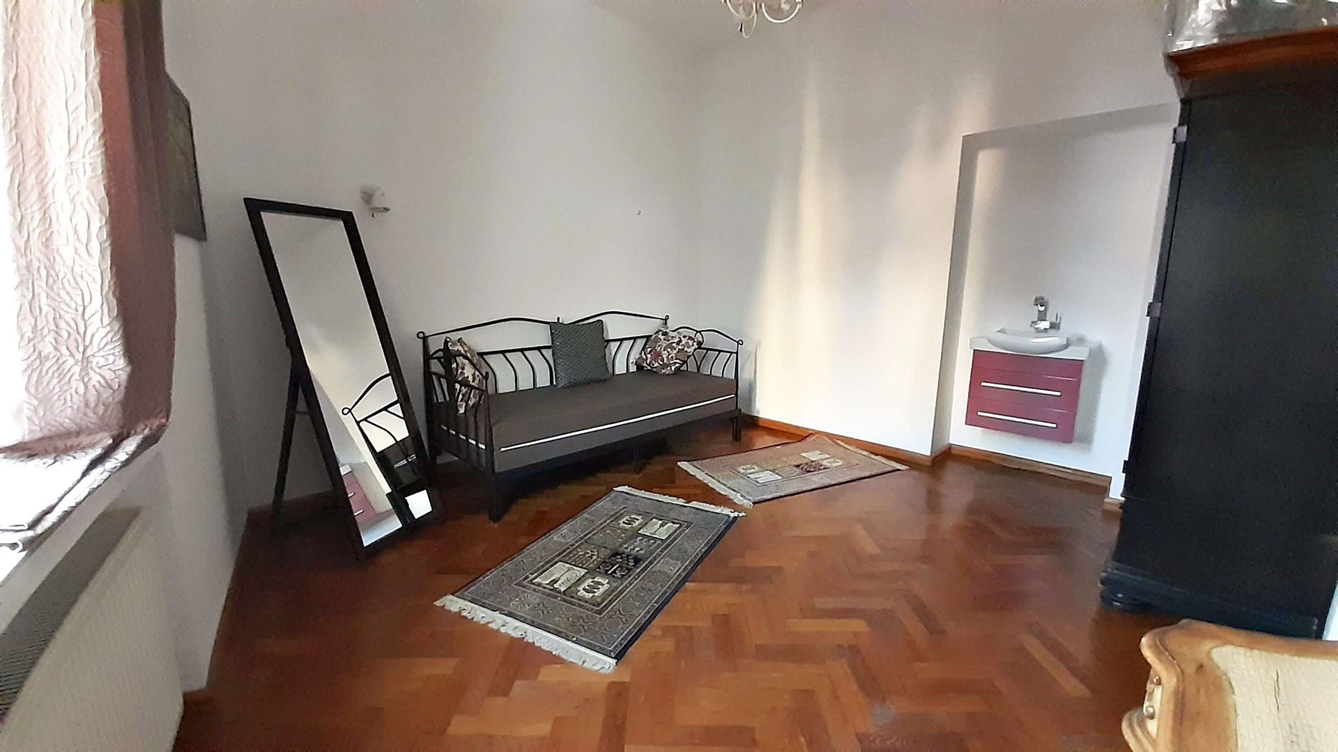 Apartament  deosebit-Piata Unirii,  apartament in casa  4 camere, 2 bai. - Poză 8