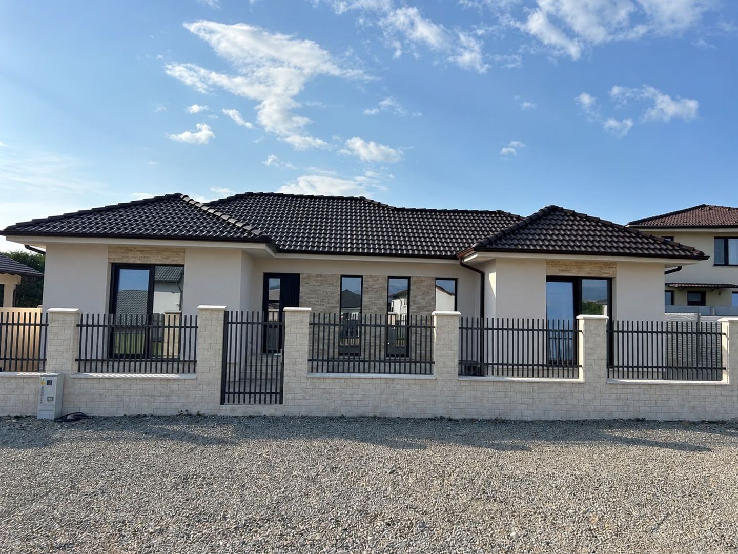 Casa individuala pe un singur nivel - Poză 1