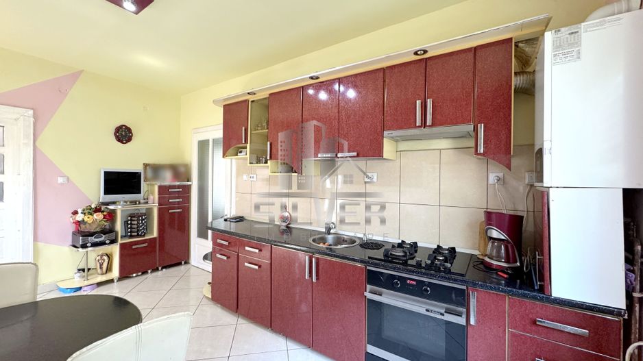 Casa cu 4 camere/teren 396mp/Garaj/Str.Stefan Augustin. - Poză 12