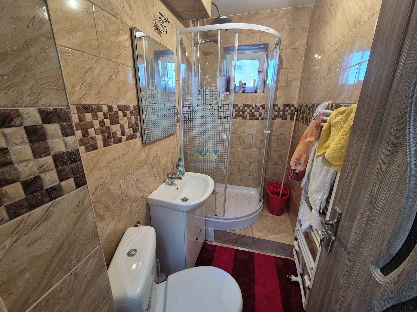 Inchiriez apartament 2 camere semi, pe Pietonala, et 1, 40mp, mobilat - Poză 5