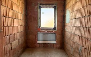 Casa individuala- 3 dormitoare - teren mare -Dumbravita - Poză 13