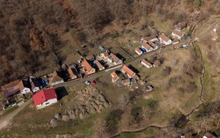 Casă cu teren de 284mp in Șoimoș - Poză 21