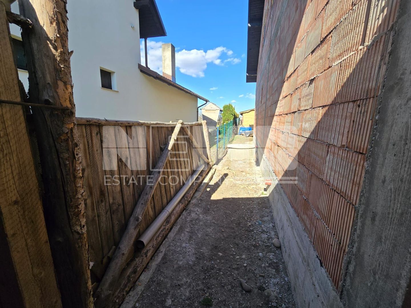 Casă la roșu la 165000 euro I Pe teren de 32 de ari I Măneuți - Poză 15