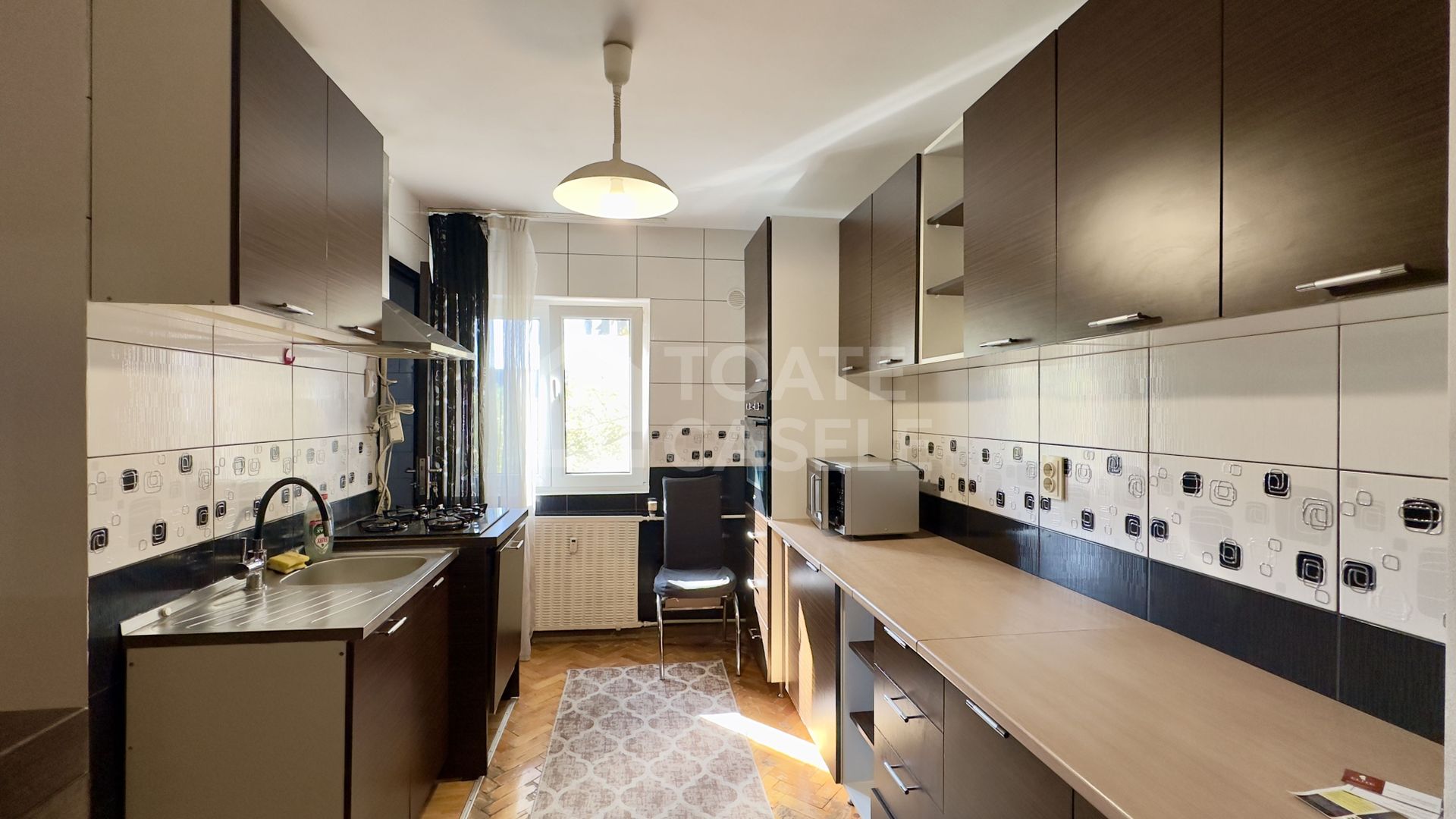 Apartament cu 3 camere, zona Scortarilor - Poză 1