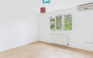 Vilă cu 5 camere pentru investiții în Dumbrăvița - Poză 6