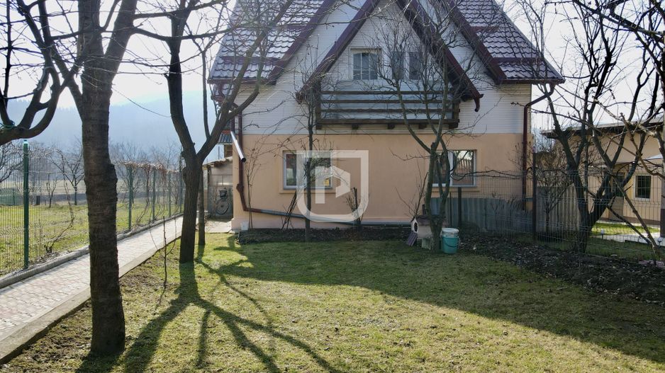 Casă cu teren 400 mp în oraș Gura Humorului - Poză 1