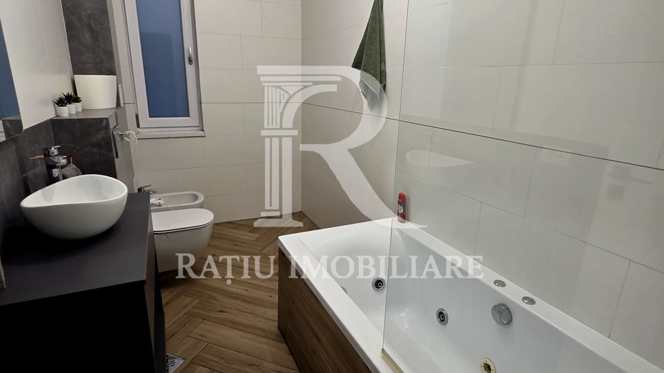 Apartament cu 3 camere | Etaj 1 | Ultracentral |  Oradea - Poză 7