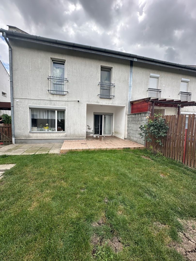 Casă / Vilă cu 5 camere zona Lunei - Poză 42