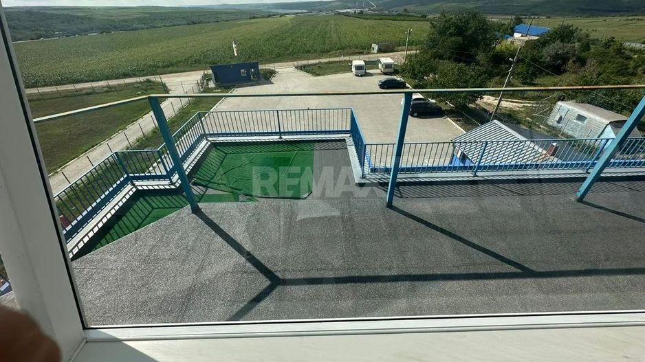 Aerodromul Horesti 24 ha teren + 1400 m2 hangare și 550 m2 cladire administrativa - Poză 22