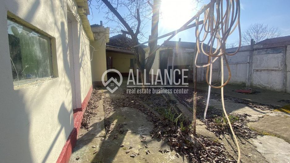 Murfatlar (COD 07)Casă bătrânească locuibilă cu teren de 300 mp - Poză 8