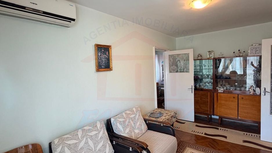 Vanzare apartament cu 4 camere in Micro 13, etaj 3, pret 65 000 euro - Poză 4