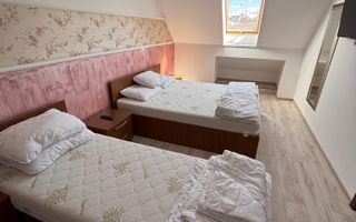 Casa vila in zona centrala - Poză 13