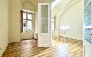 Birou renovat situat in Piata Unirii - Tribunal - Poză 1