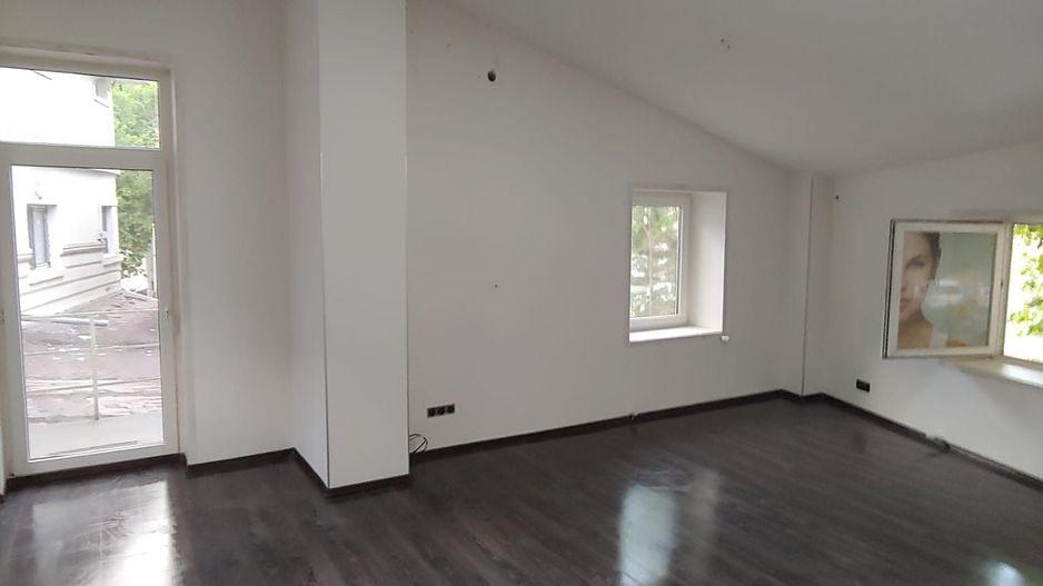 Spațiu comercial stradal | Dacia | Echipamente gelaterie incluse - Poză 4