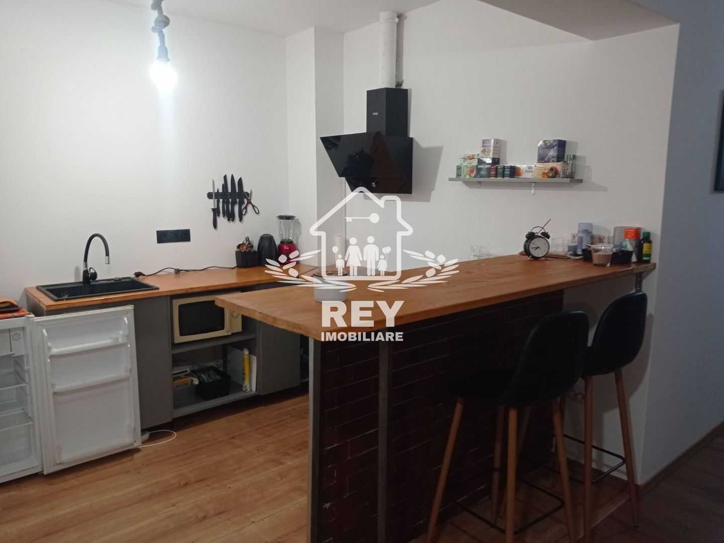 Apartament modern cu 3 camere de vanzare zona Turnisor - Poză 1